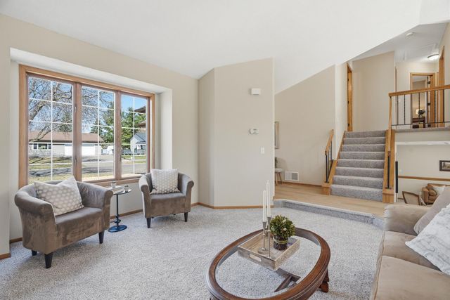 9227 79th Street S, Cottage Grove, MN 55016