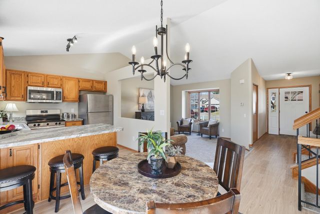 9227 79th Street S, Cottage Grove, MN 55016