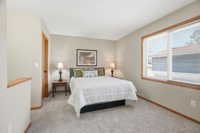 9227 79th Street S, Cottage Grove, MN 55016