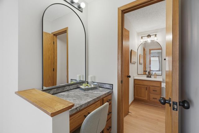 9227 79th Street S, Cottage Grove, MN 55016