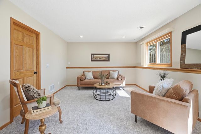 9227 79th Street S, Cottage Grove, MN 55016