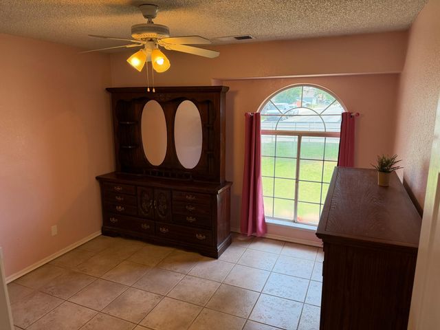 3383 N Forestiere Avenue, Fresno, CA 93722