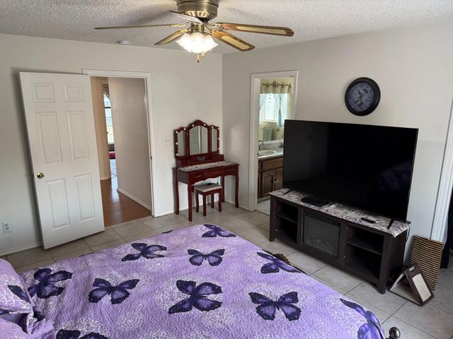 3383 N Forestiere Avenue, Fresno, CA 93722