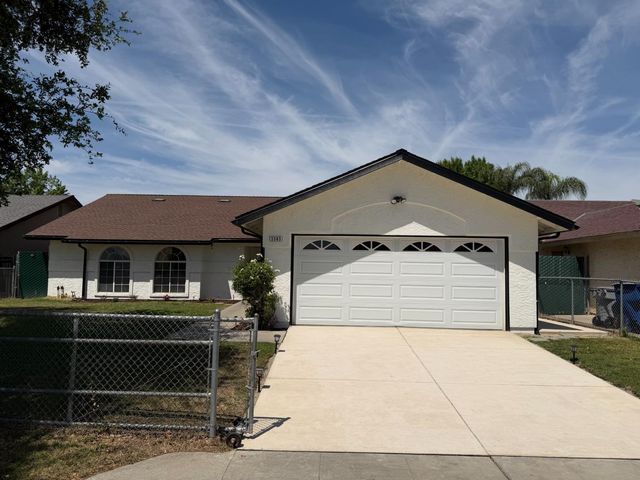 3383 N Forestiere Avenue, Fresno, CA 93722