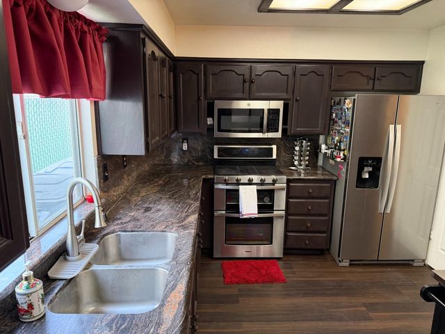 3383 N Forestiere Avenue, Fresno, CA 93722