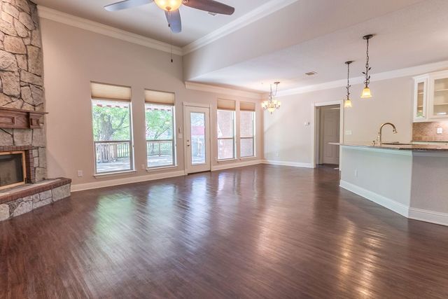 129 Horizon Circle, Azle, TX 76020
