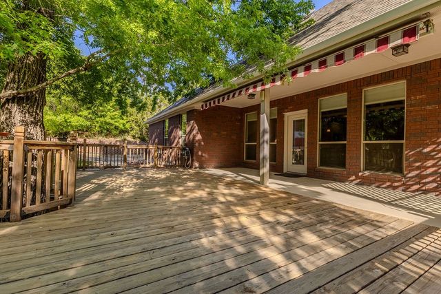 129 Horizon Circle, Azle, TX 76020