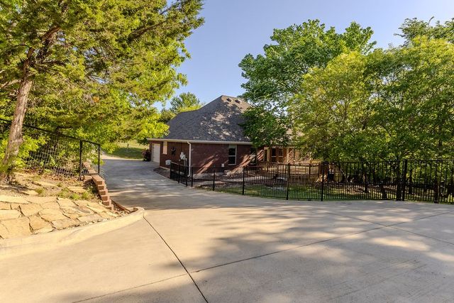 129 Horizon Circle, Azle, TX 76020