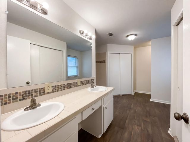 410 E Little Oak Court, Spring, TX 77386