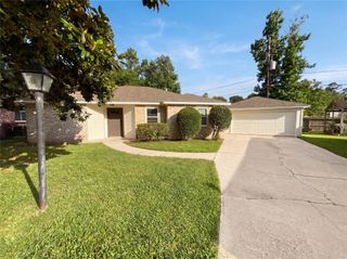 410 E Little Oak Court, Spring, TX 77386