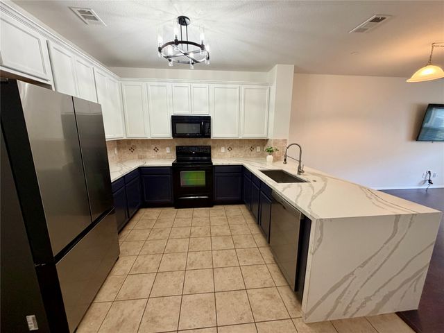 6000 Lost Valley Drive, The Colony, TX 75056