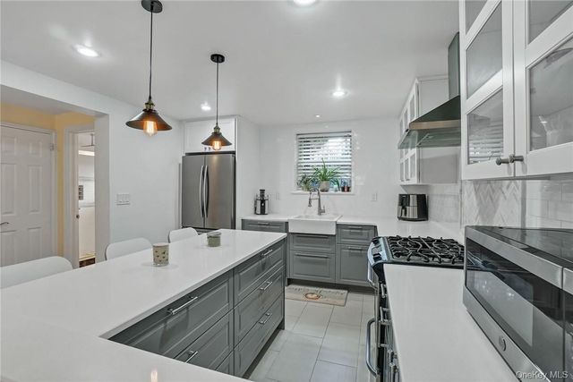 79 N Broadway F, White Plains, NY 10603
