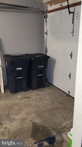 6014 CEDAR POST DR, District Heights, MD 20747