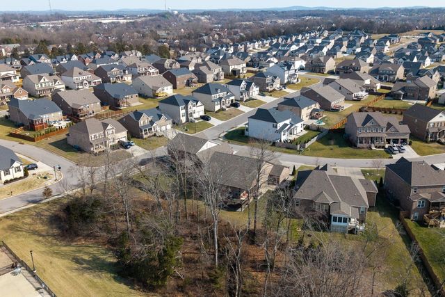 402 Everlee Ln, Mount Juliet, TN 37122