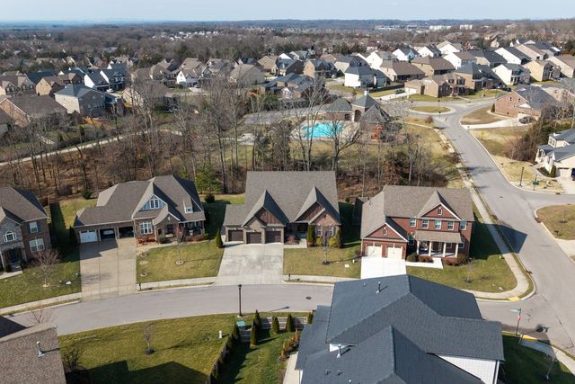 402 Everlee Ln, Mount Juliet, TN 37122