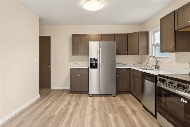 384 Hollybrook Road, Henrietta, NY 14623