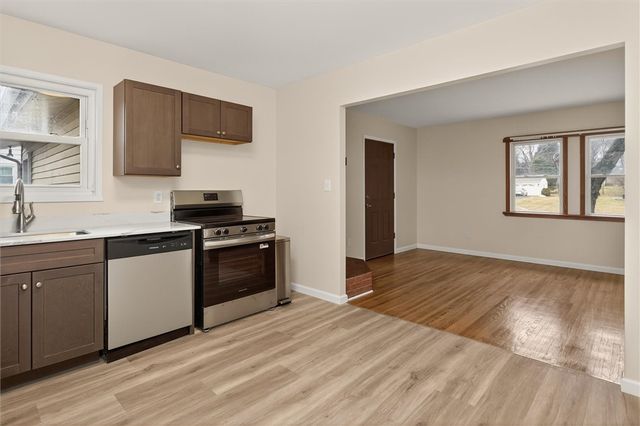 384 Hollybrook Road, Henrietta, NY 14623