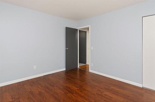 384 Hollybrook Road, Henrietta, NY 14623