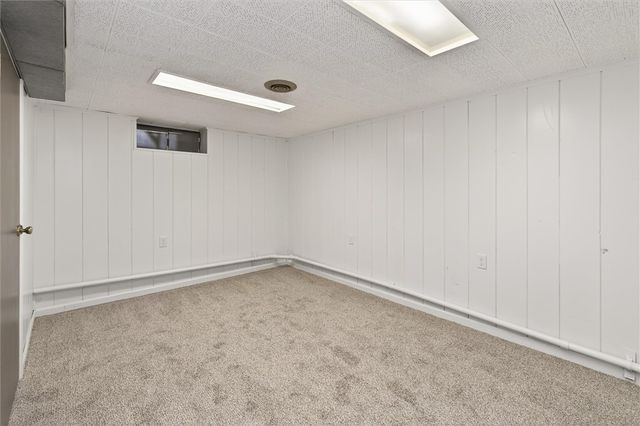 384 Hollybrook Road, Henrietta, NY 14623