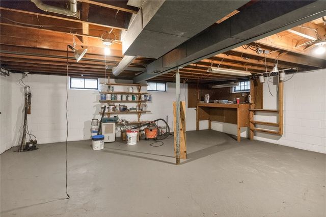 384 Hollybrook Road, Henrietta, NY 14623