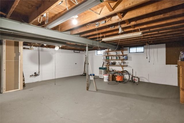 384 Hollybrook Road, Henrietta, NY 14623