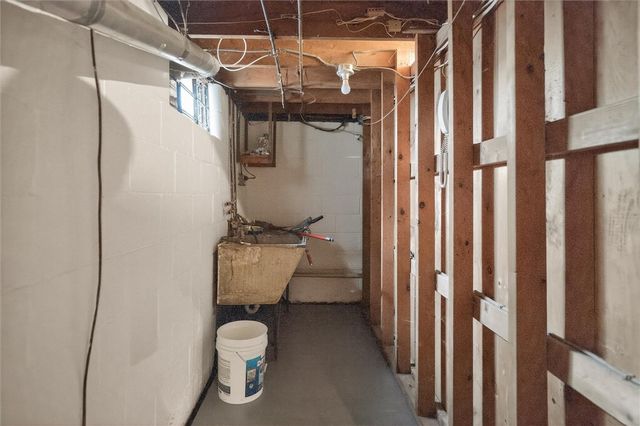 384 Hollybrook Road, Henrietta, NY 14623