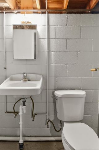 384 Hollybrook Road, Henrietta, NY 14623