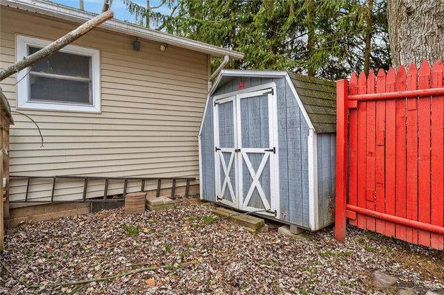 384 Hollybrook Road, Henrietta, NY 14623