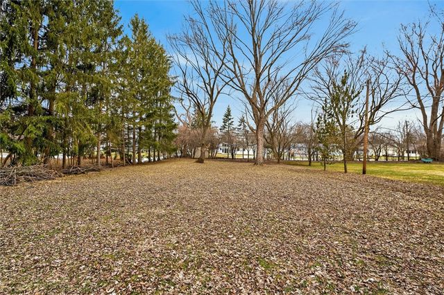 384 Hollybrook Road, Henrietta, NY 14623