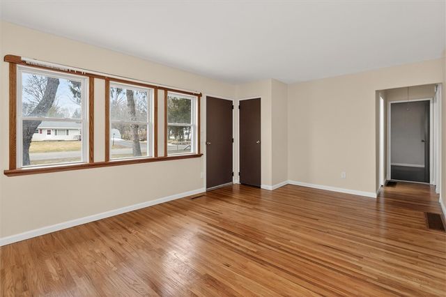 384 Hollybrook Road, Henrietta, NY 14623