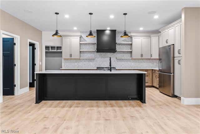 1091 Wadsworth Road, Medina, OH 44256