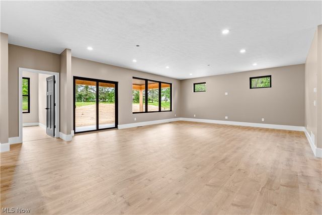 1091 Wadsworth Road, Medina, OH 44256