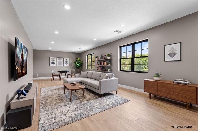1091 Wadsworth Road, Medina, OH 44256