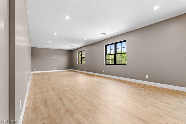 1091 Wadsworth Road, Medina, OH 44256