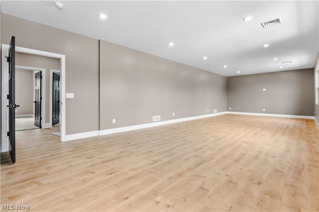1091 Wadsworth Road, Medina, OH 44256