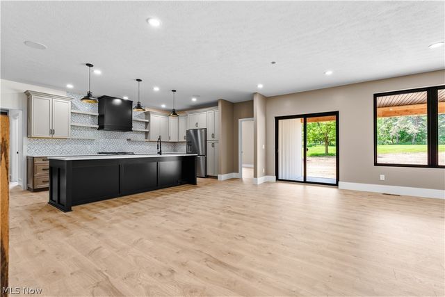 1091 Wadsworth Road, Medina, OH 44256