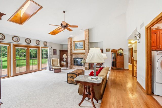 435 Nickelby COURT, Delafield, WI 53018