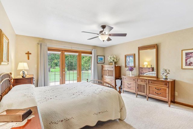 435 Nickelby COURT, Delafield, WI 53018