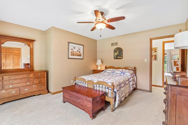 435 Nickelby COURT, Delafield, WI 53018