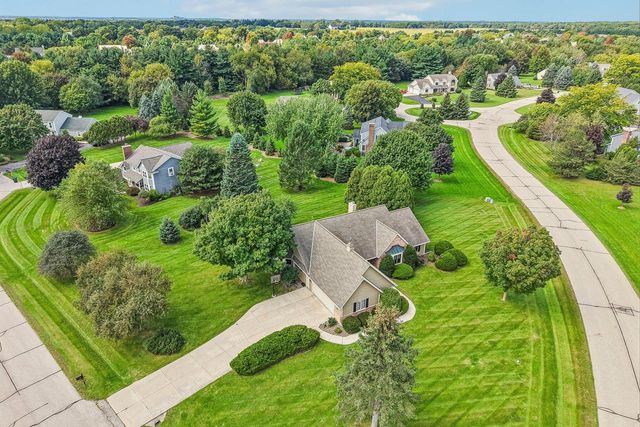 435 Nickelby COURT, Delafield, WI 53018