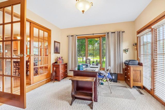435 Nickelby COURT, Delafield, WI 53018