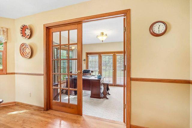 435 Nickelby COURT, Delafield, WI 53018