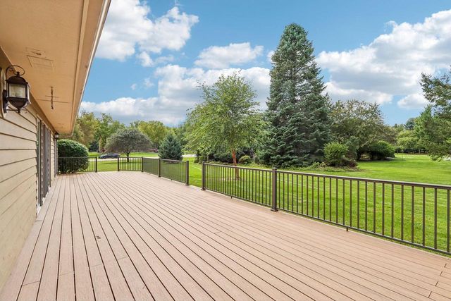 435 Nickelby COURT, Delafield, WI 53018