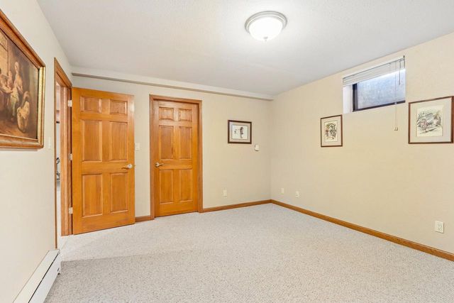 435 Nickelby COURT, Delafield, WI 53018