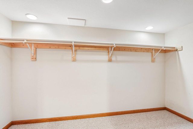 435 Nickelby COURT, Delafield, WI 53018