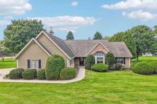 435 Nickelby COURT, Delafield, WI 53018