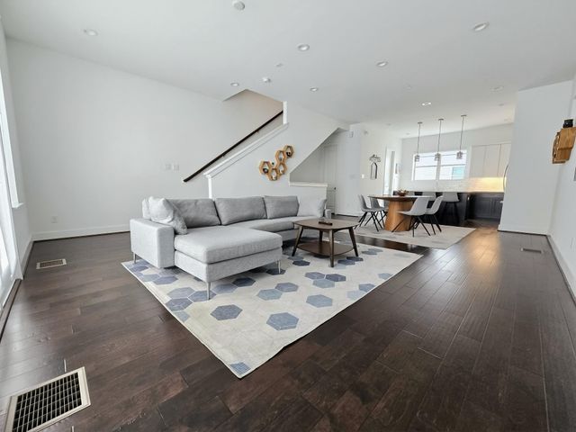 2613 Hutchins Street, Houston, TX 77004