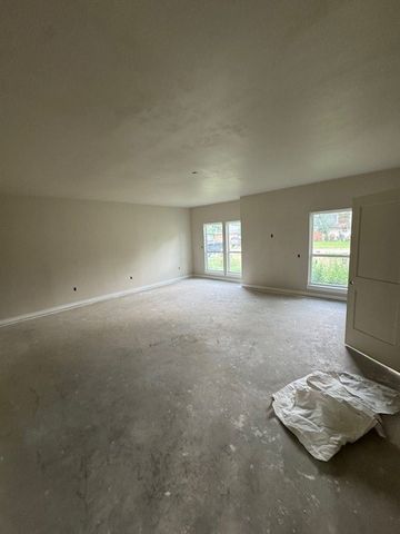 1011 Holden Street, Glen Rose, TX 76043