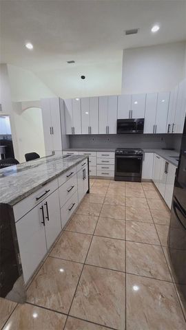 3140 SW 142nd Ave, Miami, FL 33175