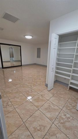 3140 SW 142nd Ave, Miami, FL 33175
